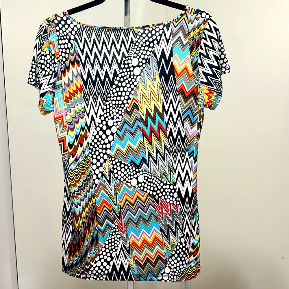 One World Small Multicolor Top. - Picture 2 of 8